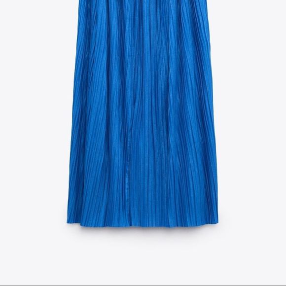 COPY - Pleated cape dress - Picture 8 of 11